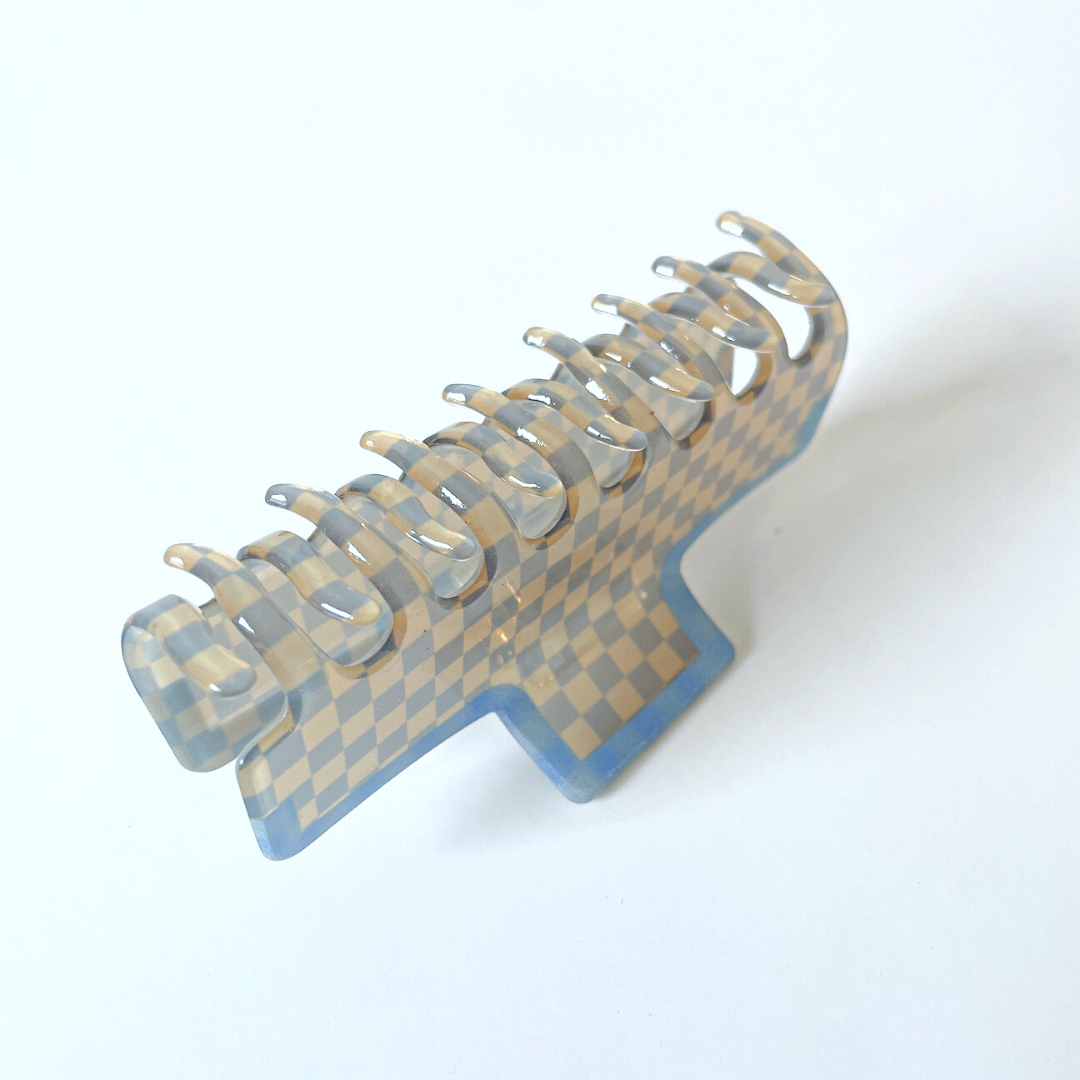 Blue sky Checkerboard Claw