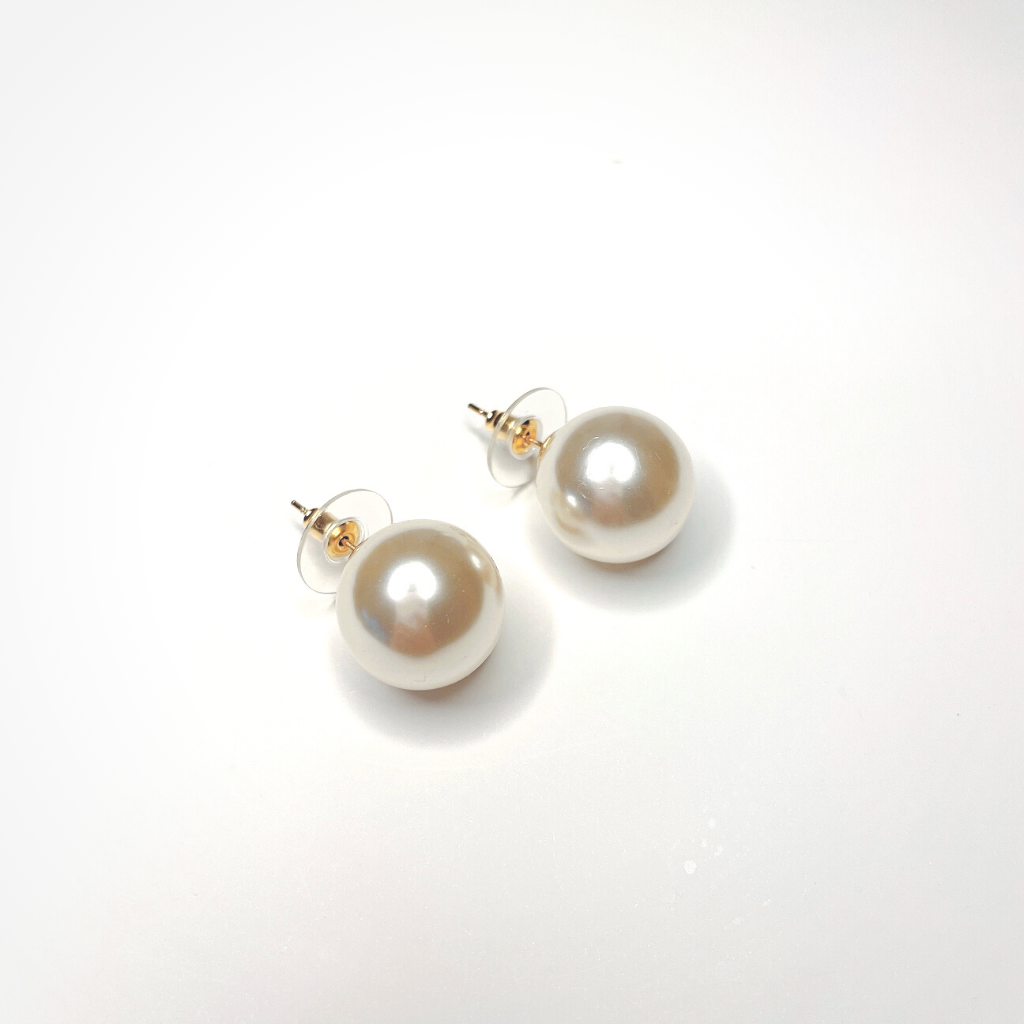 BLACKPINK JENNIE STYLE -Large Pearl Stud Earrings