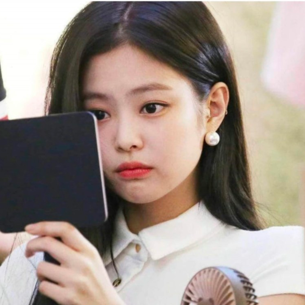 BLACKPINK JENNIE STYLE -Large Pearl Stud Earrings