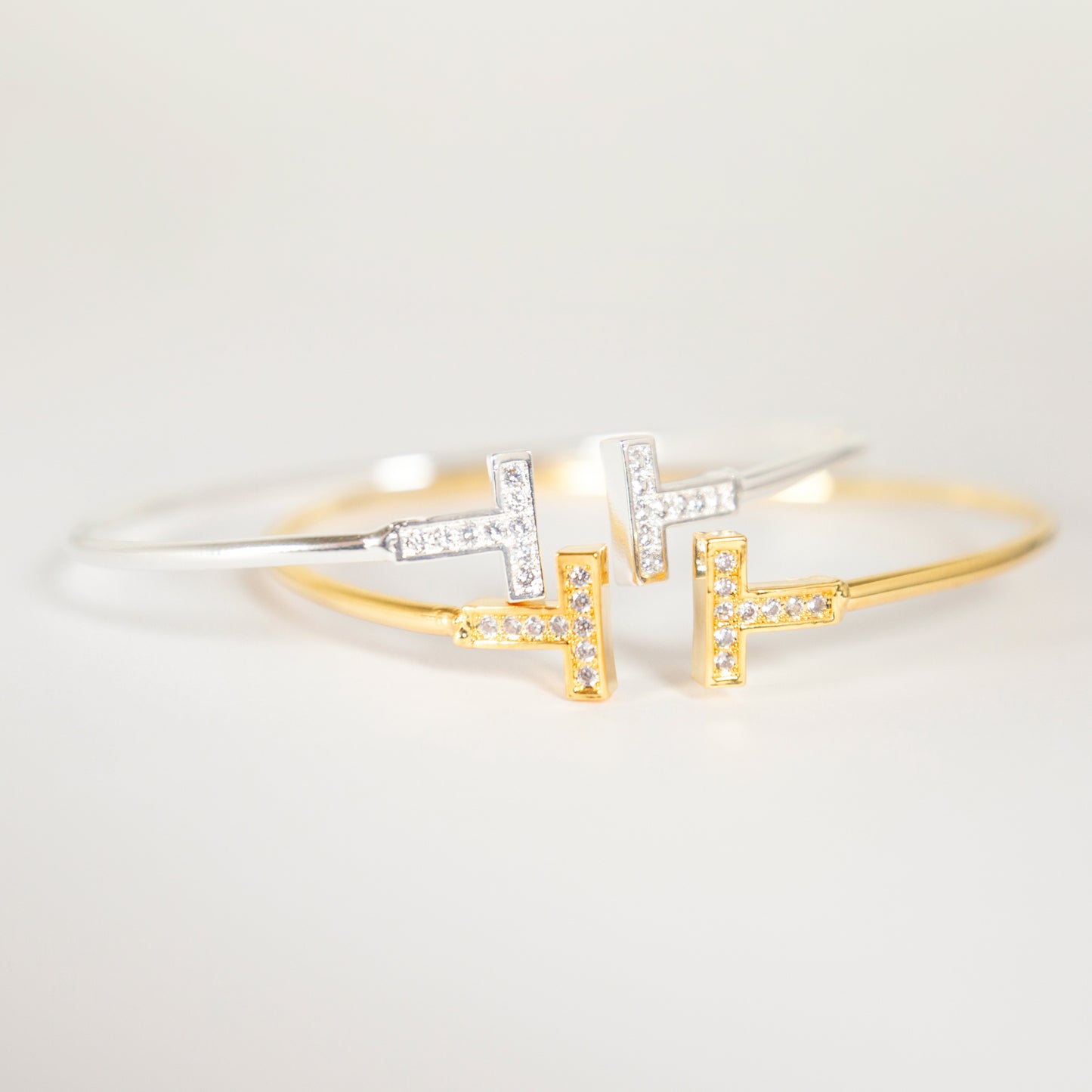 LOVE T BRACELET