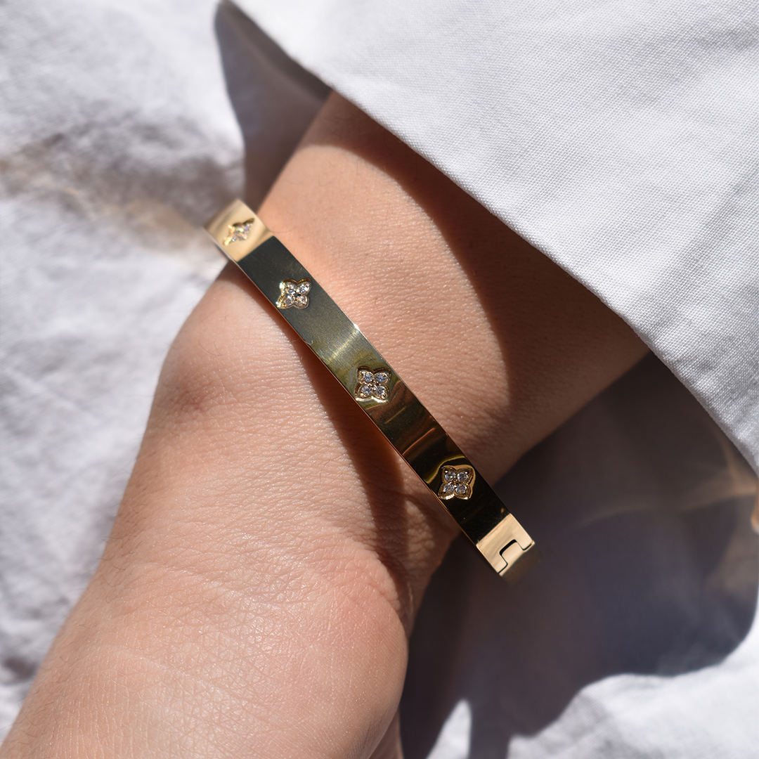 Stainless Steel Flower Cubic Zirconia Bangle
