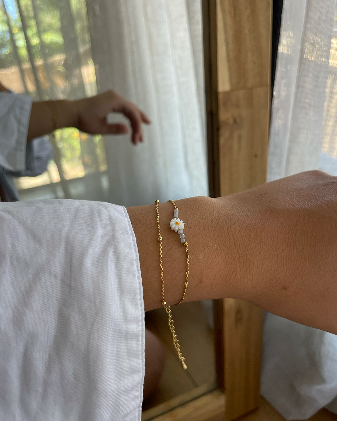 Waterproof Double Ball Chain Daisy Point Bracelet