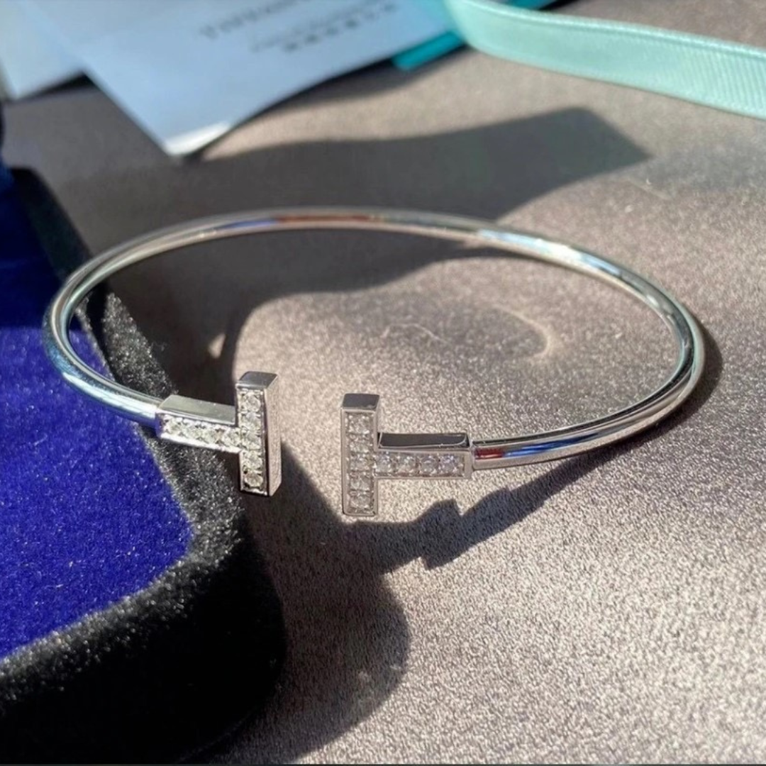 LOVE T BRACELET