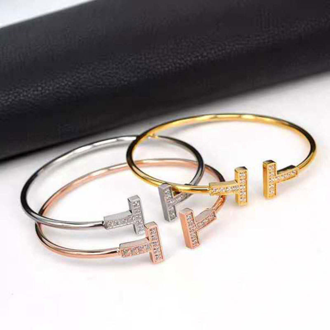 LOVE T BRACELET